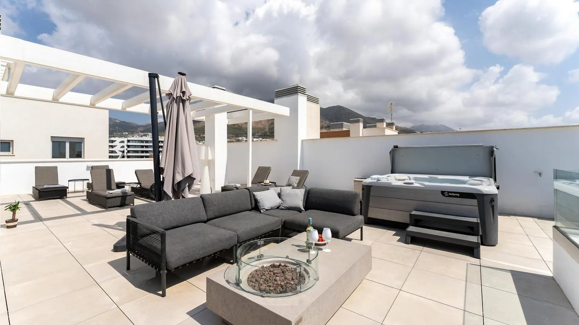 Luxury Penthouse With Rooftop 푸엔히롤라 스페인