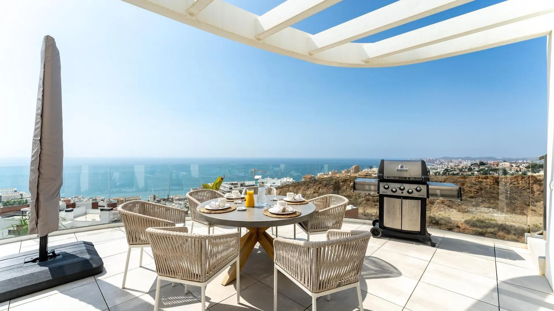Luxury Penthouse With Rooftop 푸엔히롤라 아파트
